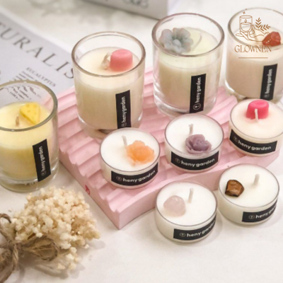 Ảnh Tealight thơm nhỏ gọn, ánh sáng vàng kết hợp hương thơm dịu nhẹ